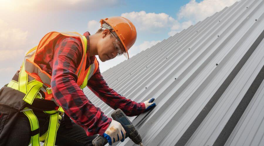 Expert Emergency Roof Repairs services in Strasburg, ND